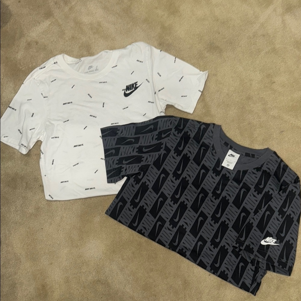 Nike mens Graphic T-Shirts -set of 2 small